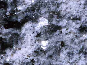 鱗珪石